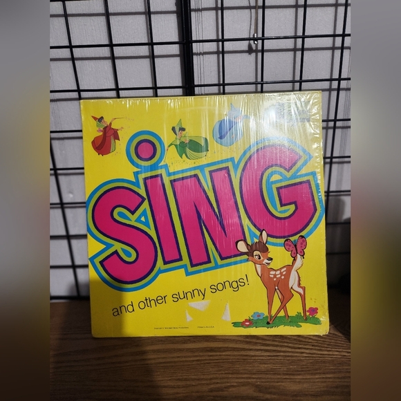 SING AND OTHER SUNNY SONGS! 12" DISNEY ALBUM VINYL LP DISNEYLAND RECORDS 1360 - Picture 1 of 2